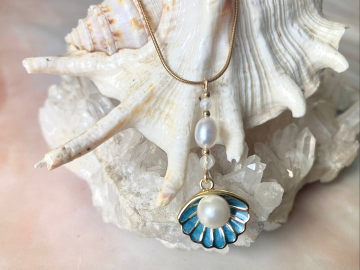 Gold Shell Pendant Moonstone & Pearl Necklace