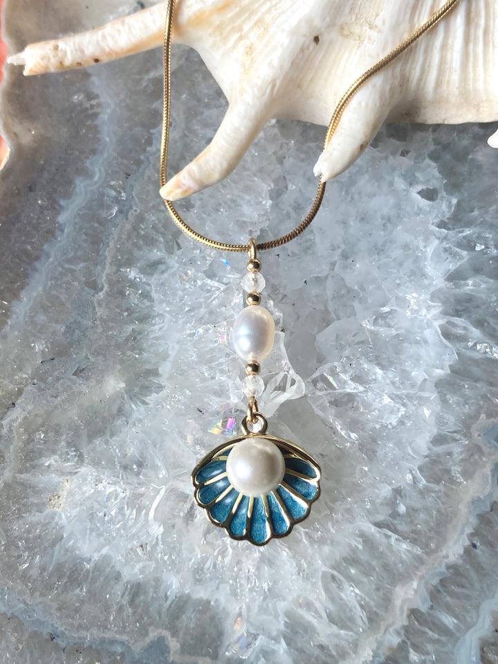 Gold Shell Pendant Moonstone & Pearl Necklace