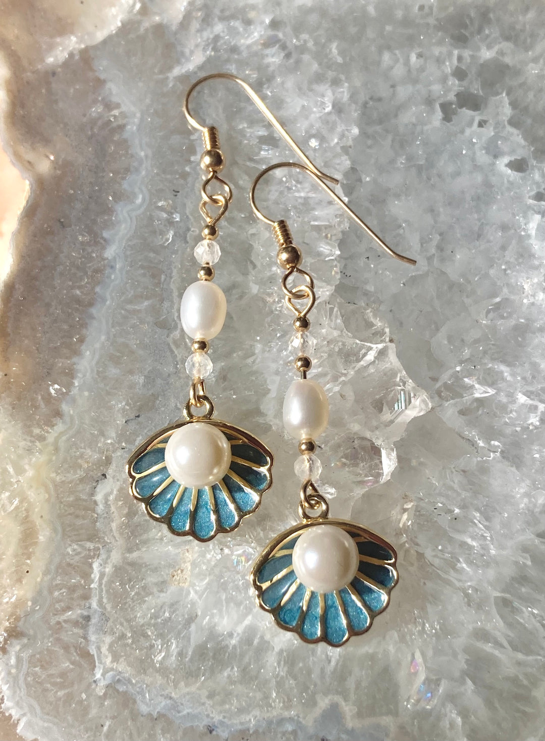 Gold Shell Pendant Moonstone & Pearl Earrings