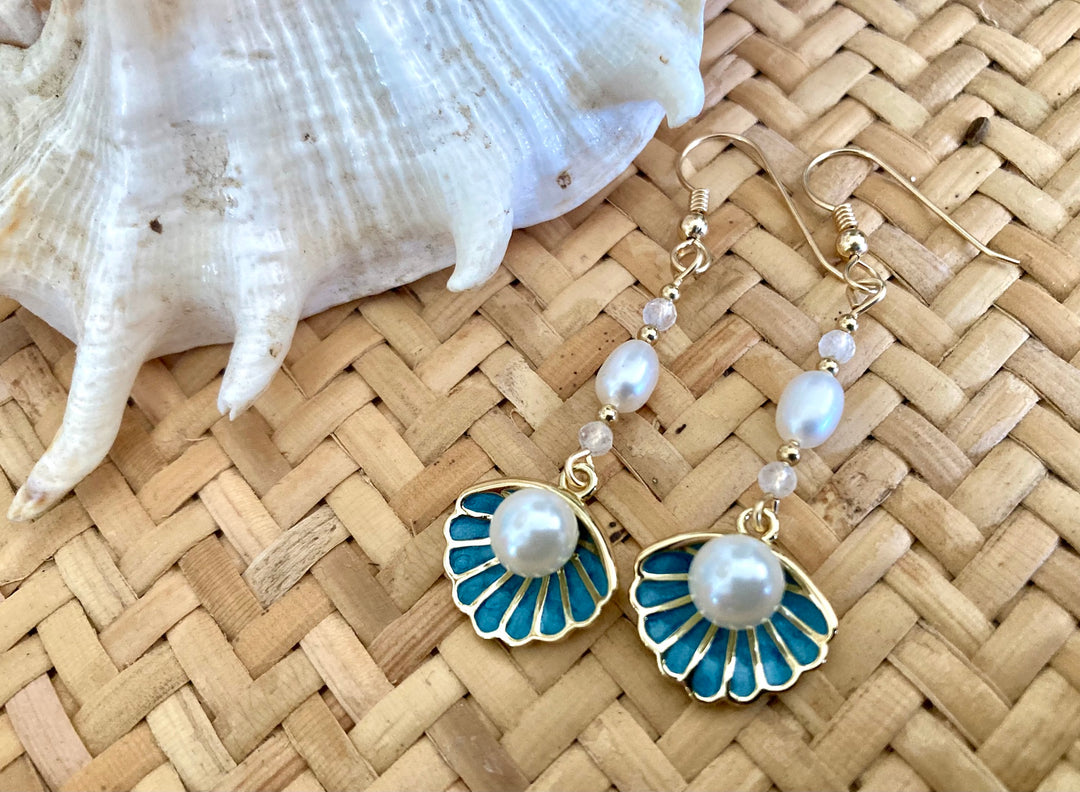 Gold Shell Pendant Moonstone & Pearl Earrings