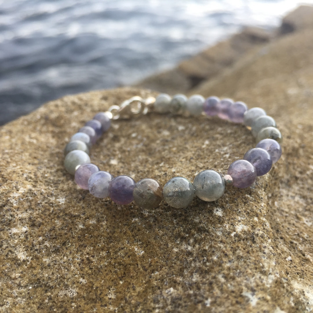 Iolite & Labradorite healing ladies bracelet